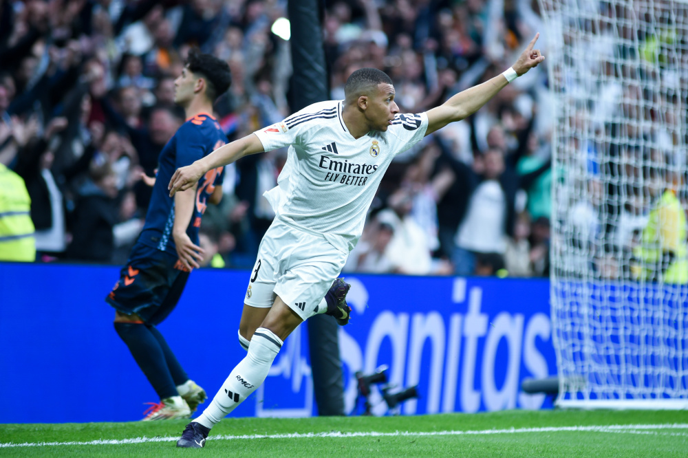 安东尼奥：调整阵容是为了给队员更多机会，同时保证球员健康（安东尼奥：通过调整阵容为球员创造更多机会，并确保健康）