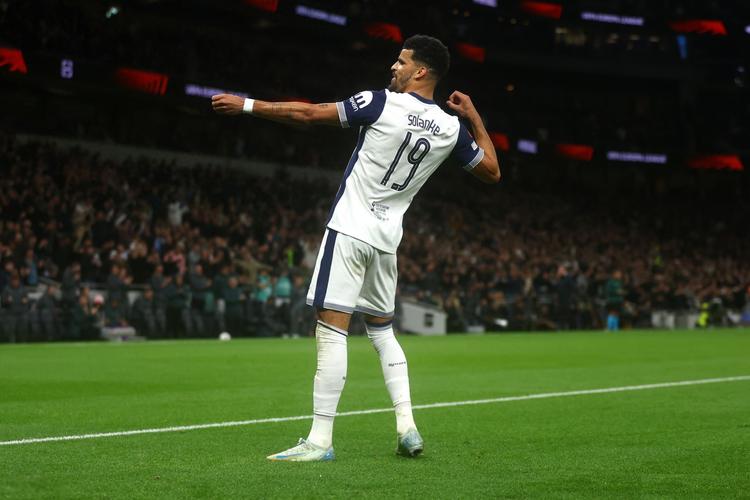 中足联发布2025职业联赛数据：中超场均净比赛时间上升7秒（中足联公布2025赛季职业联赛数据：中超场均净比赛时间增加7秒）