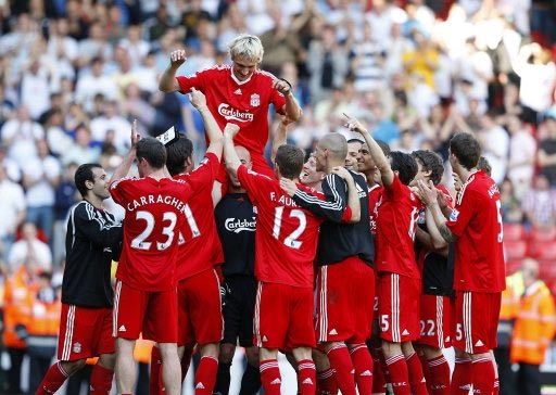 我懂用户晒视频：疑似泰山球迷看亚冠试图进入国安看台未果