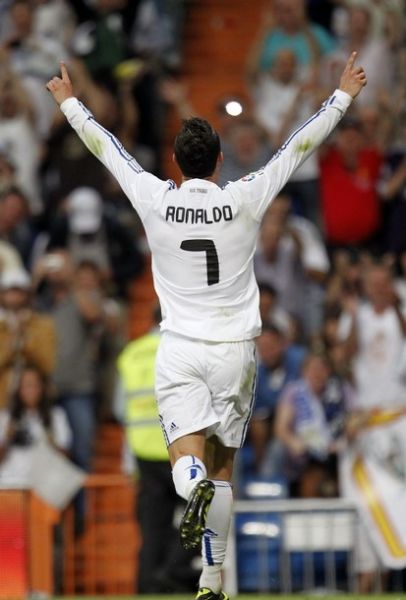 海地足协庆祝闯进世界杯：梦想成真了！新的历史篇章正在书写（海地足协欢庆晋级世界杯：梦想照进现实，历史新篇开启）